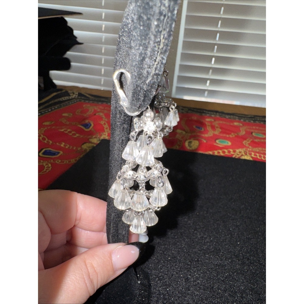 VNTG SIGNED HATTIE CARNEGIE RHINESTONE & CRYSTAL CHANDELIER EARRINGS -SILVERTONE - Picture 9 of 12